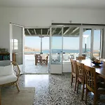 Avraam Naousa Villa Livadeia